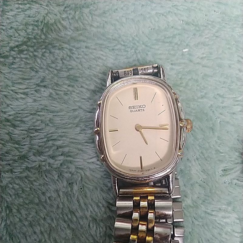 Đồng hồ nữ hiệu Seiko