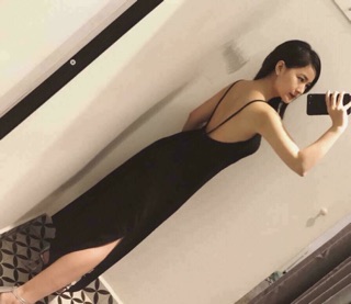 Đầm 2 dây hở lưng xẻ tà
