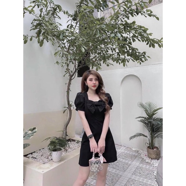 Váy cổ vuông nơ ngực dáng chữ A