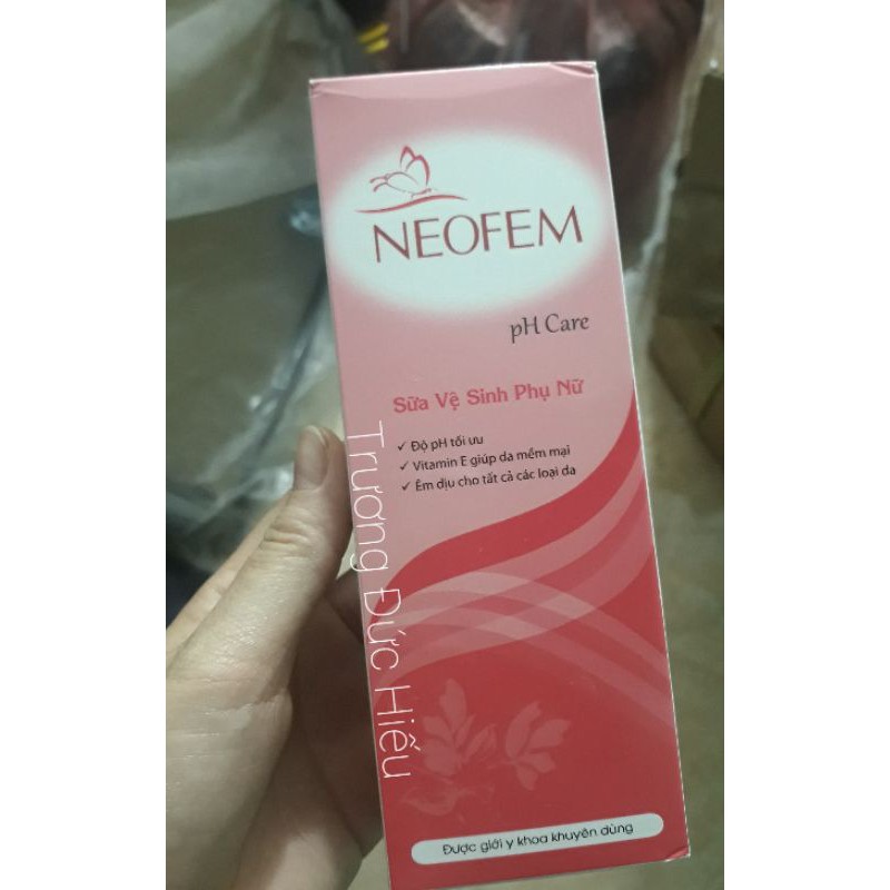 Dung Dịch Vệ Sinh Phụ Nữ Neofem PH Care  chai 150ml