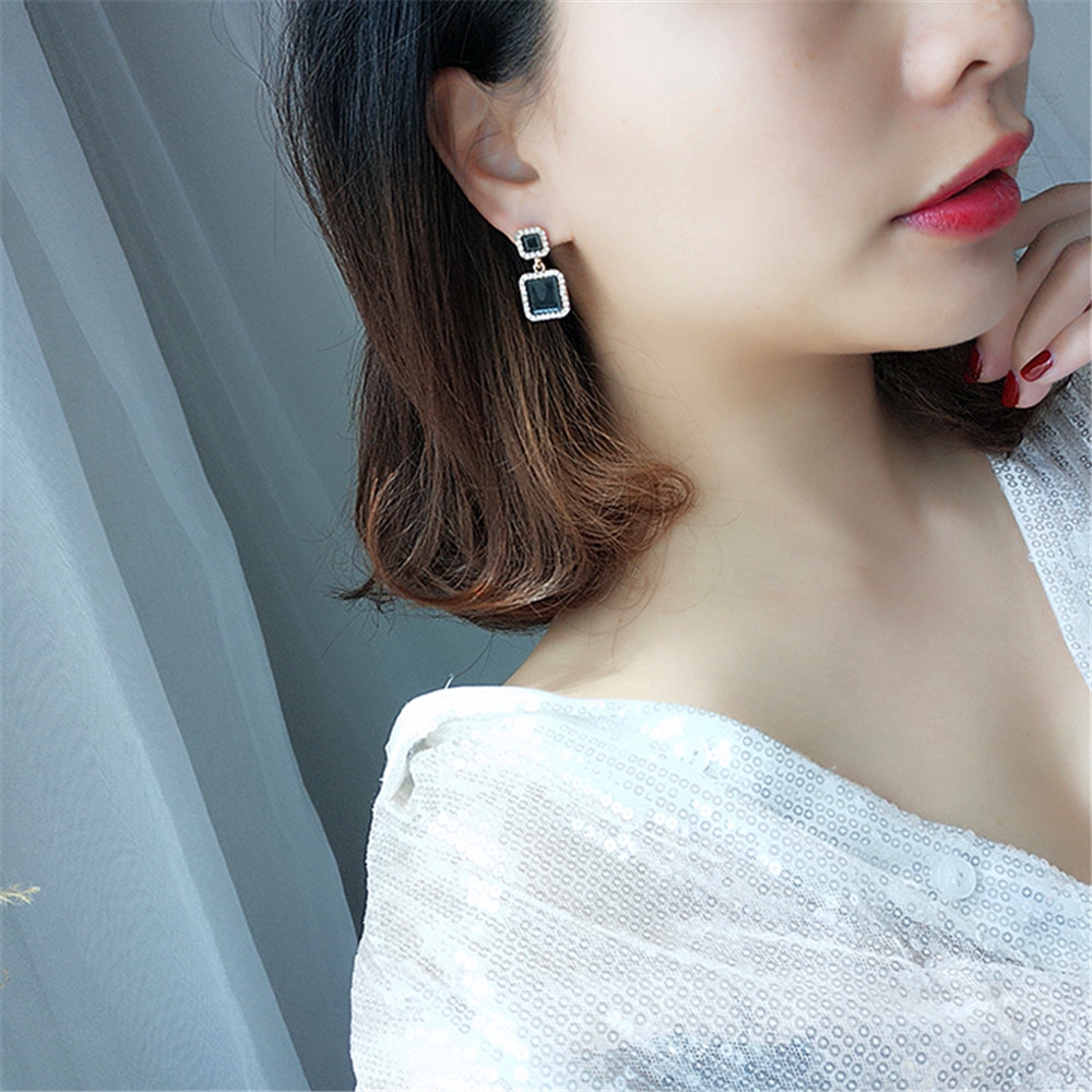 Khuyên tai đính đá kiểu dáng đơn giản thanh lịch dành cho nữ