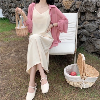 Váy suông 2 dây + áo sơ mi mỏng khoác ngoài