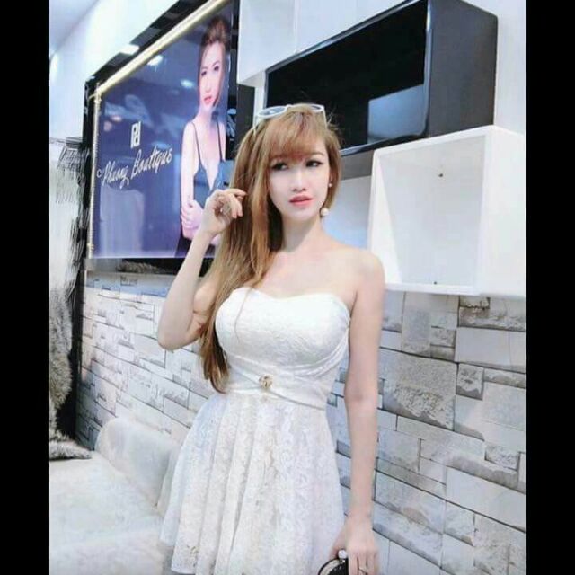 Đầm cúp ren chéo bụng xòe