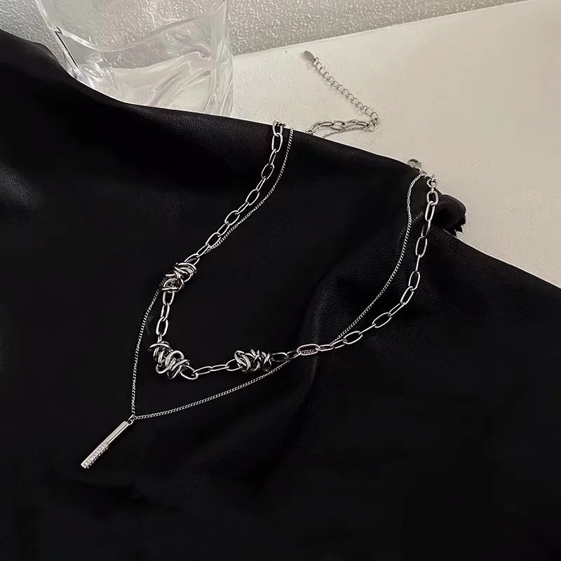 Vòng cổ Mặt Hình Hai Gai Cá Tính