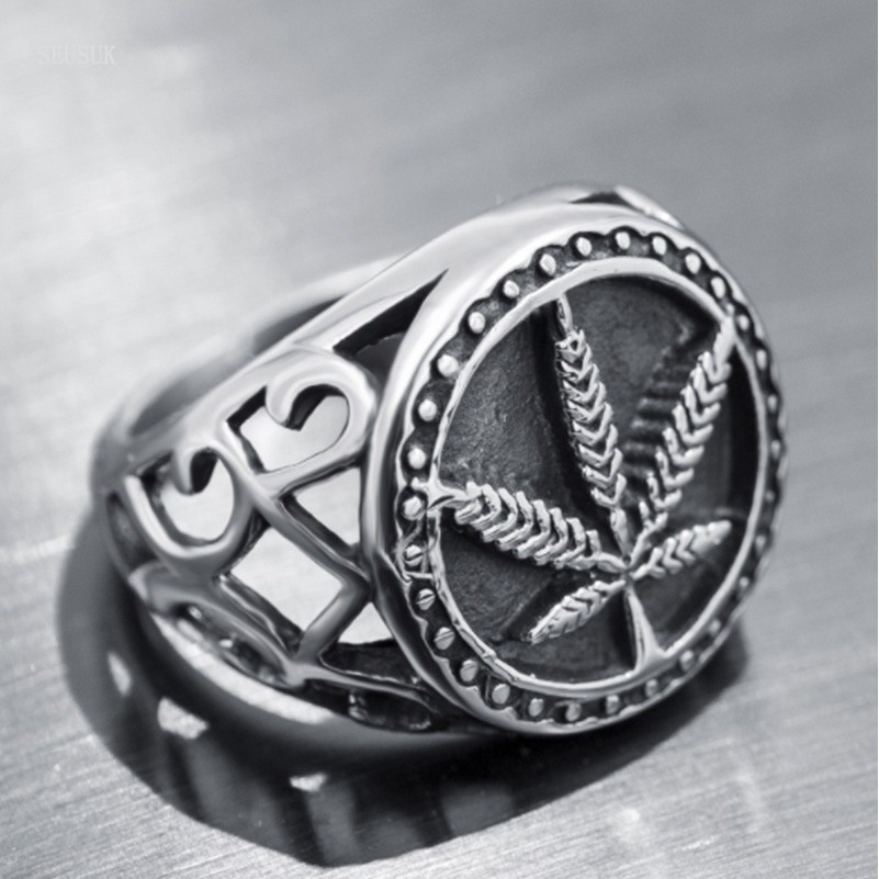 Nhẫn đeo tay chất liệu thép không gỉ họa tiết điêu khắc độc đáo cho nam