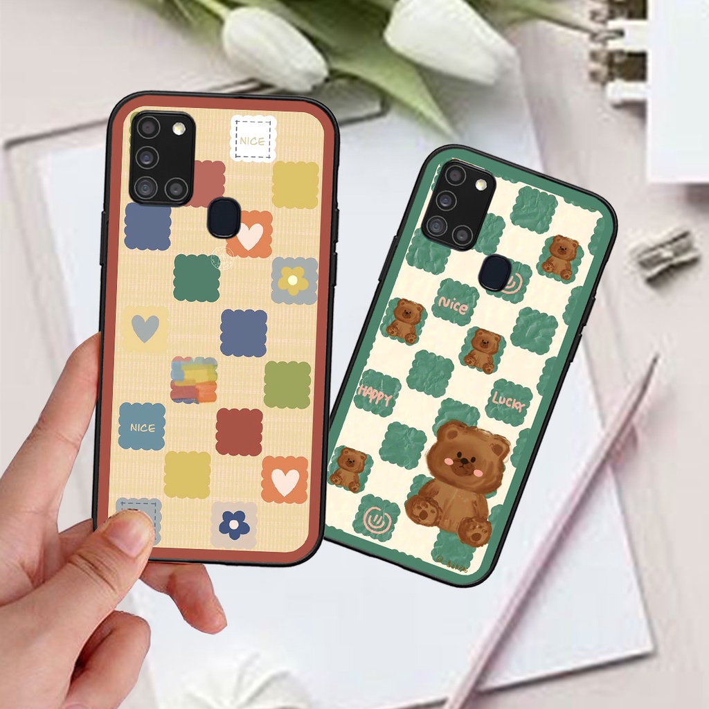 Ốp Samsung A21s in hình gấu caro đen trắng dễ thương siêu bền