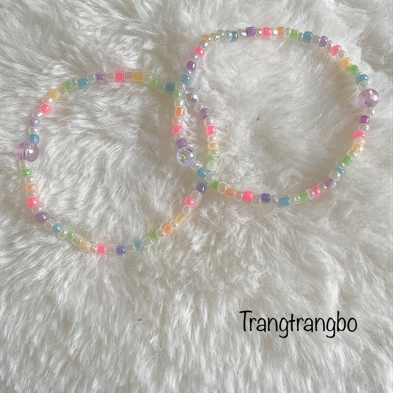 Vòng tay hạt cườm màu pastel/mix hạt hologram trong và tím nhạt trong suốt
