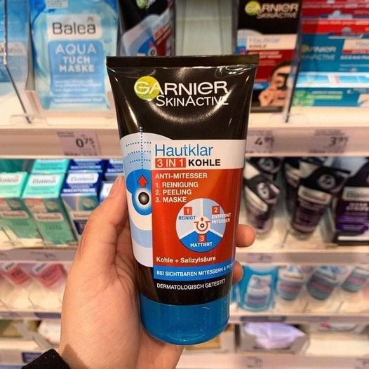 Sữa rửa mặt Garnier