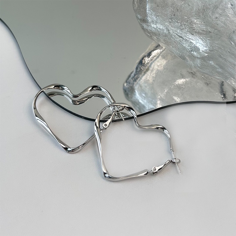 Khuyên Tai Hình Trái Tim Đơn Giản Phong Cách Hàn Quốc Sang Trọng