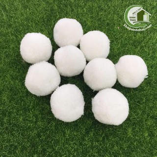 Ba cục bông len màu trắng