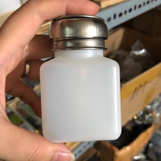 Hộp đựng nước rửa mạch