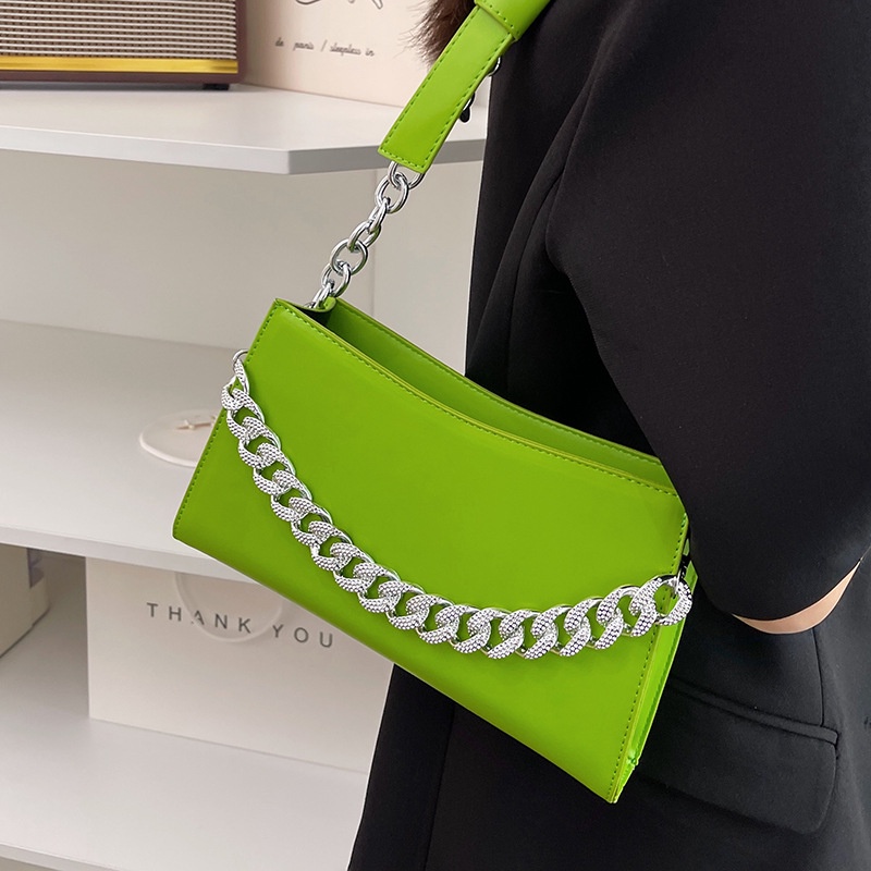 Túi đeo vai IELGY dễ phối đồ thời trang cho nữ