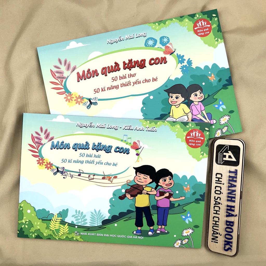 Sách - Bộ học liệu: Món quà tặng con (50 bài thơ + 50 bài hát kèm QR code nghe file thơ, nhạc) bìa mềm
