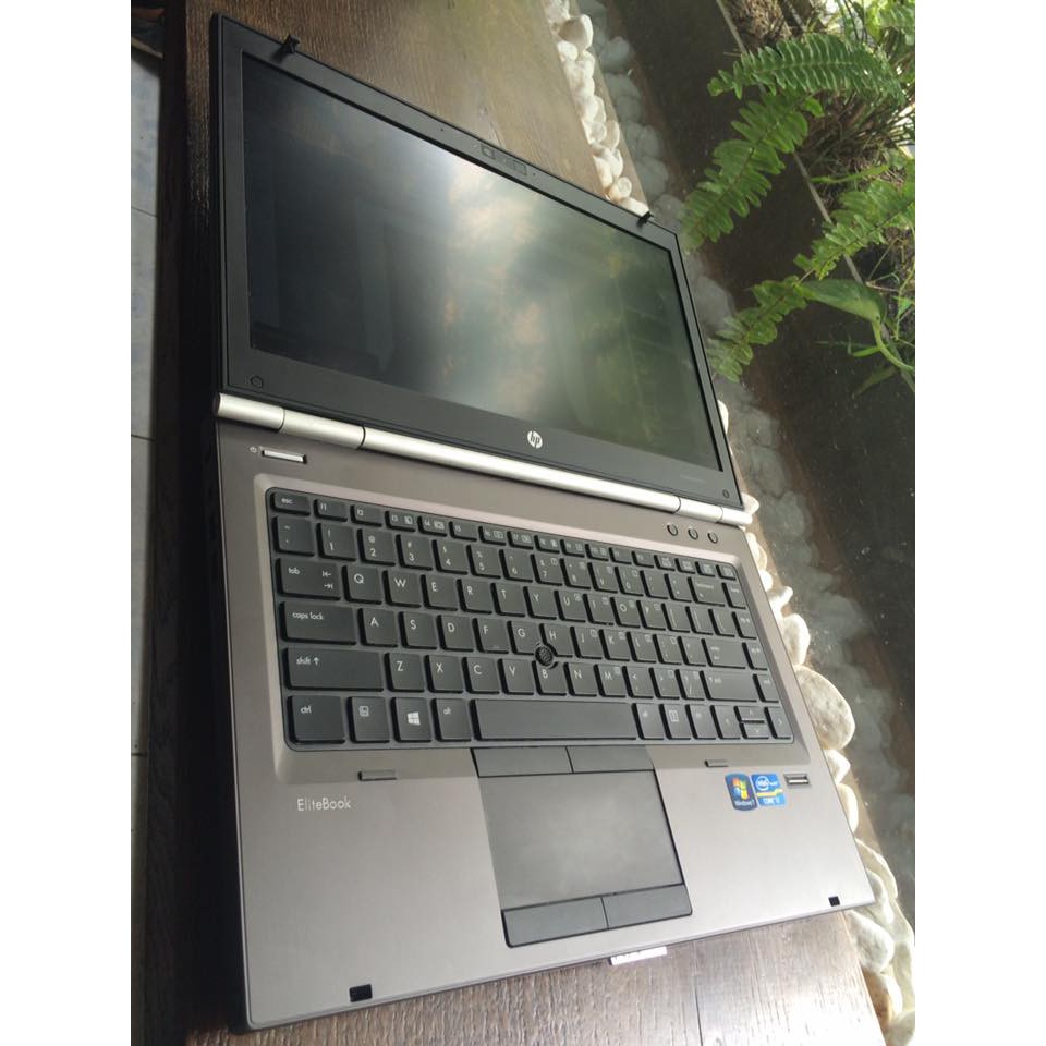 Laptop HP Elitebook 8460W dòng máy trạm bền bì giá rẻ 4trx i5 2520M 4GB SSD 240GB Card rời 1GB Màn hình 1600x900 14 inch