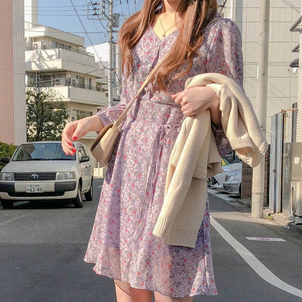 Đầm tay dài cổ chữ V họa tiết hoa nhí nữ tính