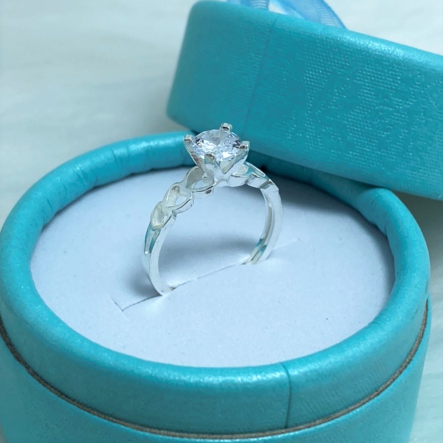 Nhẫn bạc nữ họa tiết trái tim đính đá nhân tạo, chất liệu bạc ta cao cấp - Trang sức bạc Evasilver