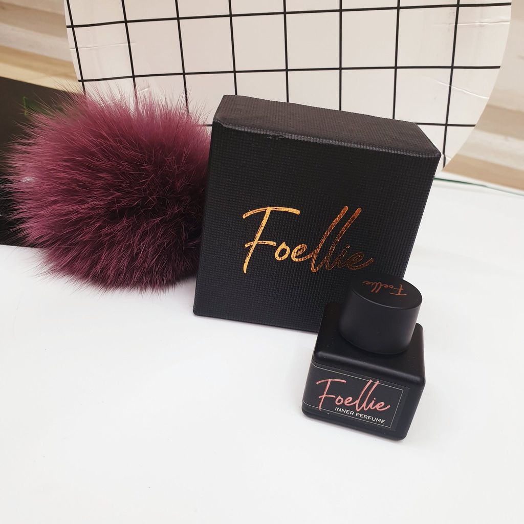 Nước hoa vùng kín Foellie đen 5ml