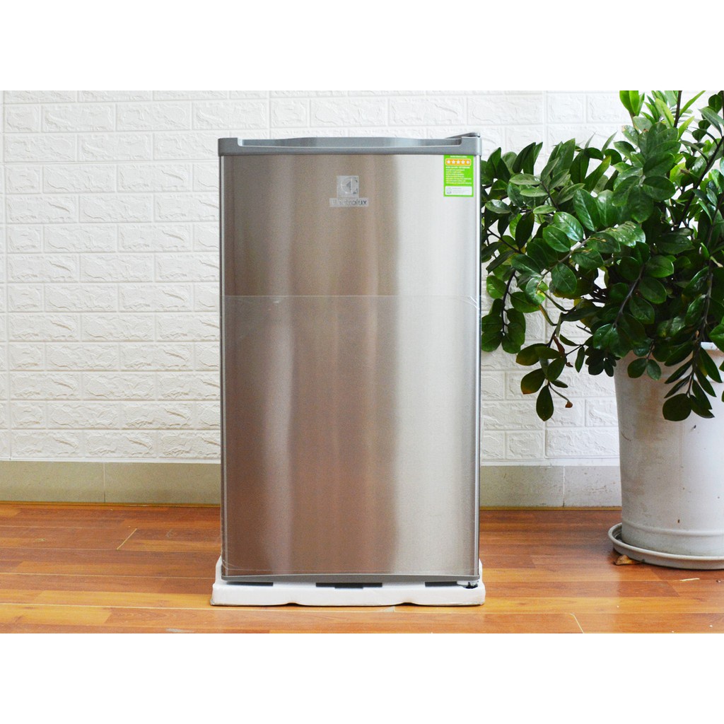 Tủ lạnh mini Electrolux EUM0900SA 92L - Hàng chính hãng