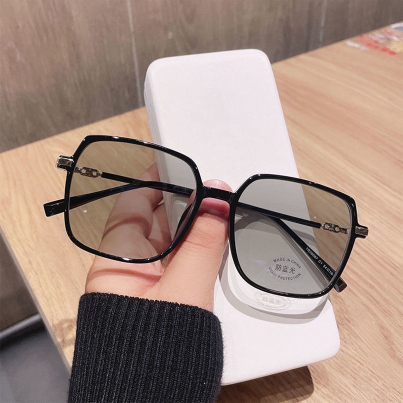 Kính cận có độ 0.5~6.0 ，Kính cận gọng vuông đổi màu chống ánh sáng xanh chống tia UV cao cấp cắt kính theo yêu cầu，kính gọng to nam nữ，kính thời trang