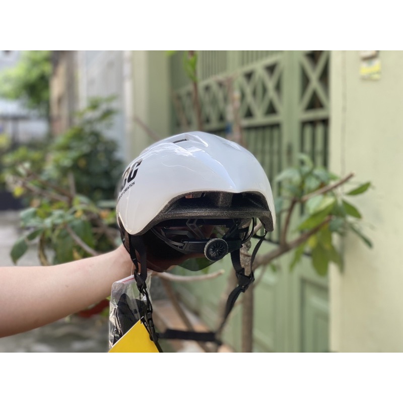 MŨ THỂ THAO NHẬP KHẨU POC 01 Trắng Bóng ĐUÔI NHỌN CHÍNH HÃNG, KÈM KÍNH VÀ Fullbox, BH 12 tháng