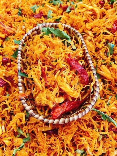 Khô gà lá chanh loại hảo hạng hộp 500gr | BigBuy360 - bigbuy360.vn