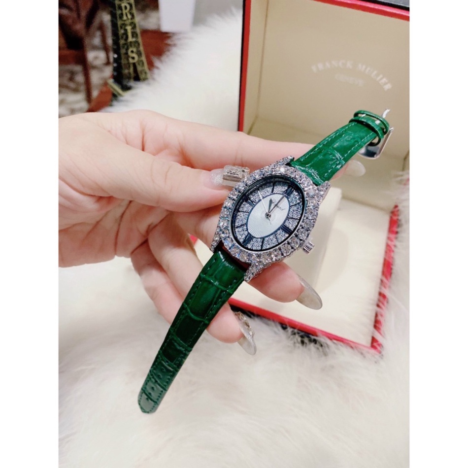 Đồng hồ nữ chopard dây da mặt bầu đính đá đủ màu . Chống nước , chống xước bảo hành 12 tháng