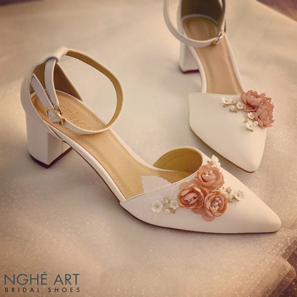 Giày cưới Nghé Art quai ngang đính hoa 216-06