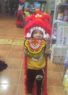 Đầu lân và đuôi đẹp cho bé