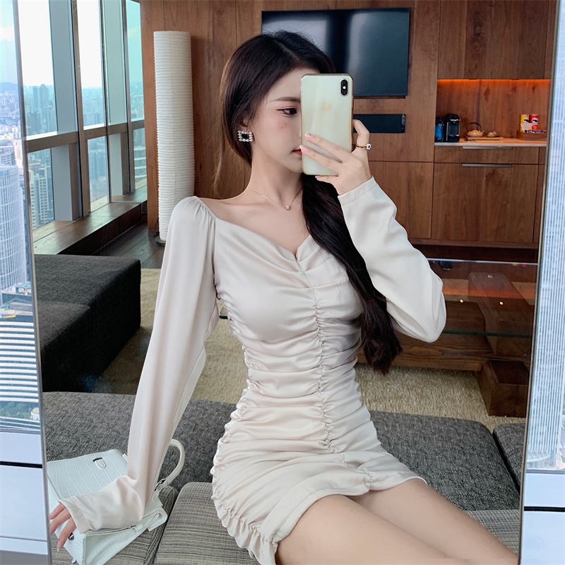 Đầm dáng ôm mini tay dài Emilyshop