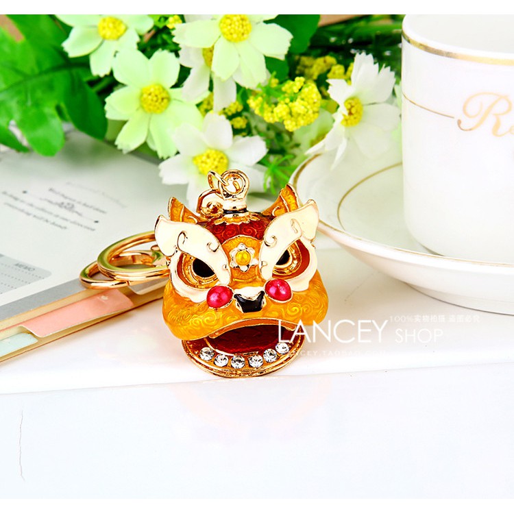 Móc khóa hình đầu sư tử đính đá xinh xắn
