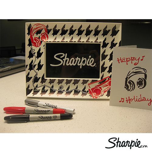 Bút lông dầu 2 ngòi tiện dụng Sharpie Twin Tip - Berry (Màu tím mọng)