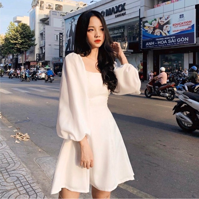 Đầm midi trắng cổ U❣️
