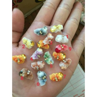 Hoa bột ôm đá khối