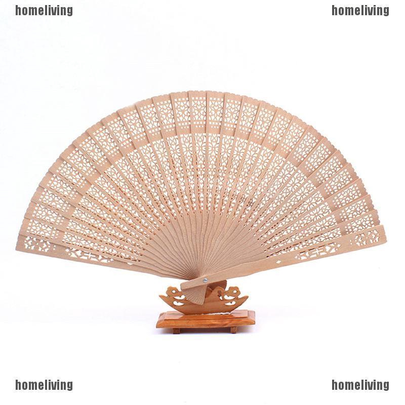 Quạt gỗ thiết kế tinh xảo theo phong cách Trung Quốc độc đáo