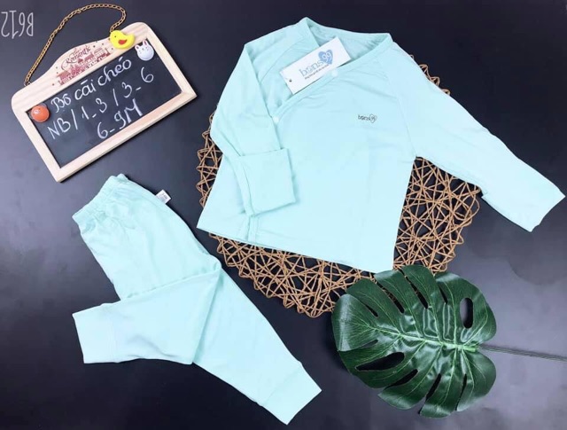 Bộ sơ sinh newborn Bons99 cài chéo bao tay trùm và cài thẳng chất bamboo organic