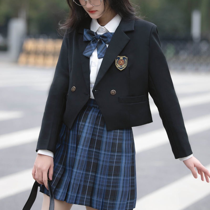 Áo khoác blazer dáng lửng dài tay kèm huy hiệu phong cách JK học sinh Nhật Bản A00098