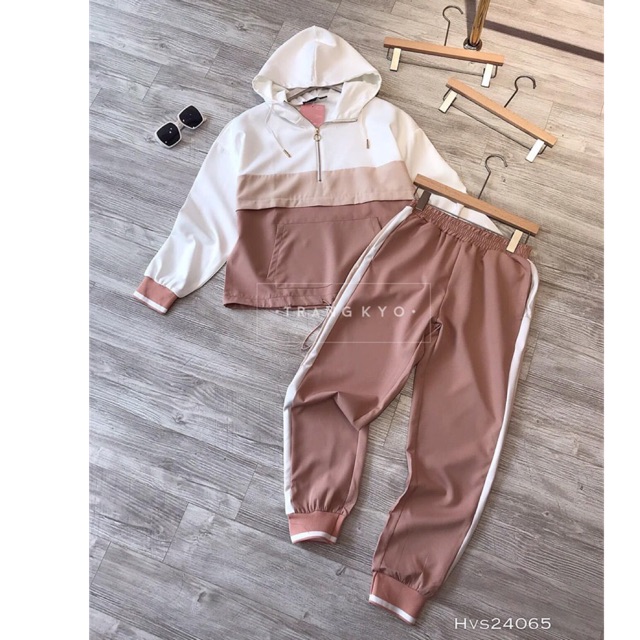 Bộ thể thao màu Hồng phối màu chất liệu umi đẹp