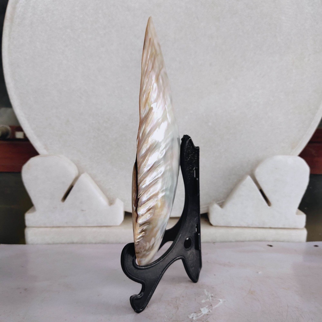 Thư pháp trên vỏ ngọc trai tự nhiên,, viết thư pháp theo yêu cầu quý khách hàng