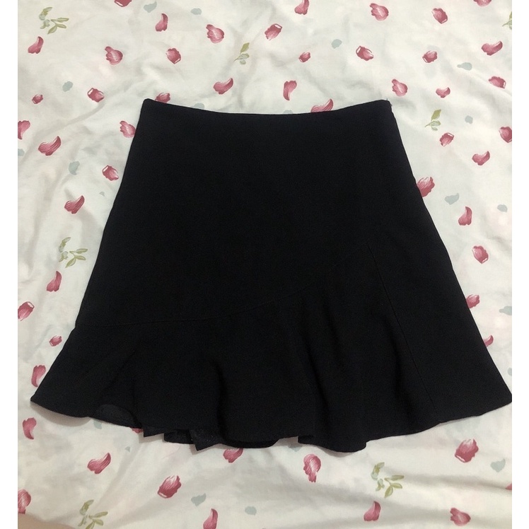 Pass chân váy ngắn