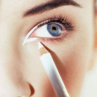 Chì CATRICE kẻ viền mắt