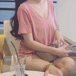 Áo phông nữ cổ V