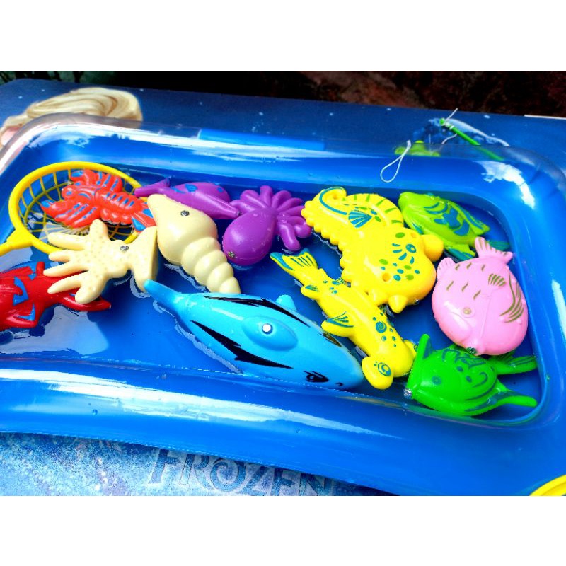 Đồ chơi câu cá nam châm trên cạn và dưới nước gồm phao 2 cần câu cá ,cá nhựa phát sáng, 2 vợt bắt cá, Đồ chơi trẻ em