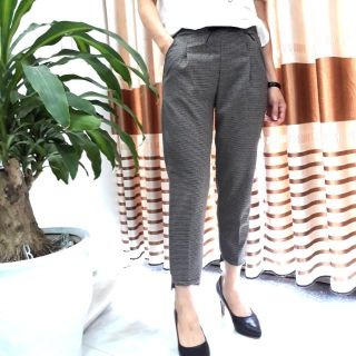 Quần baggy kẻ ống cao thấp