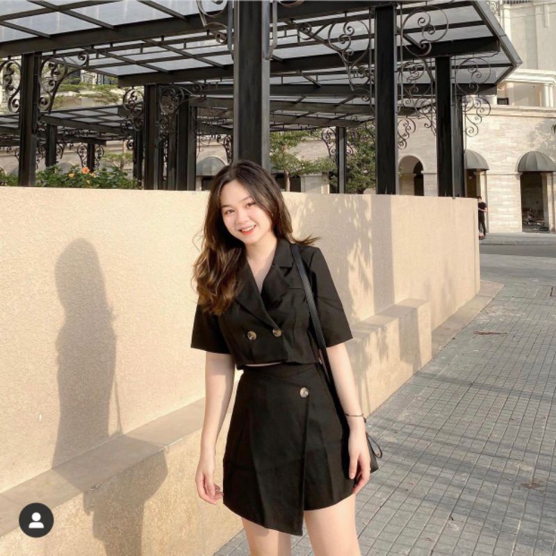Set Crop Đen Cổ Vest Mix Chân Váy Đắp Chéo