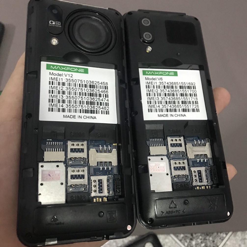 Điện Thoai Maxfone V12 4 sim Full Box Bàn phím to Bảo Hành 12 tháng MSP 021