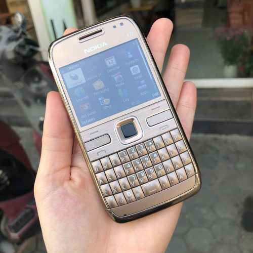 Điện Thoại Nokia E72 Chĩnh hãng - bảo hành 12 tháng