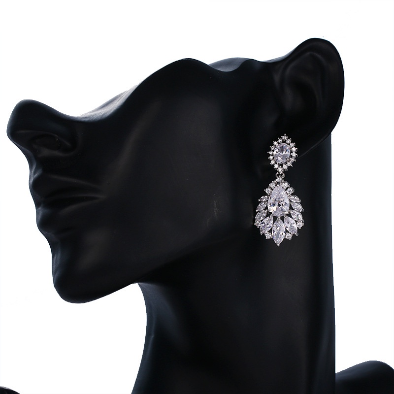 Khuyên Tai Giọt Nước Đính Đá Zircon Sang Trọng