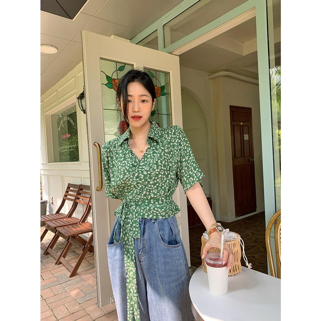 Áo Hoa Cột Dây Dáng Ngắn Màu Xanh Lá 62105