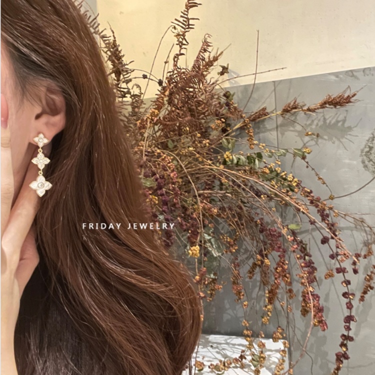 Bông Tai Hình Cỏ Bốn Lá Đính Đá Lấp Lánh Phong Cách Hàn Quốc Thanh Lịch Dành Cho Nữ