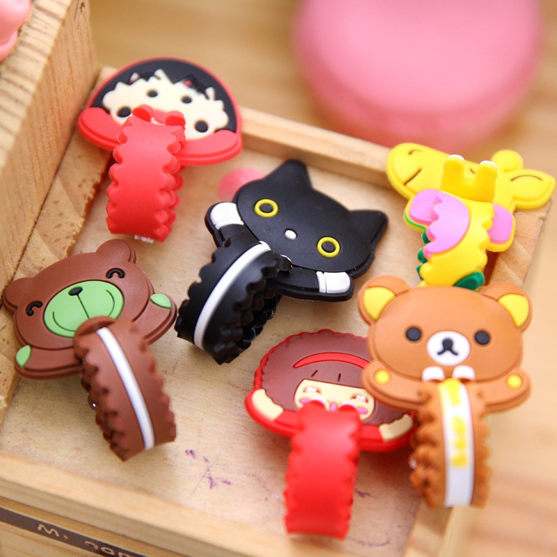 Set 2 Dây Quấn Tai Nghe Cáp Sạc Cao Su Hoạt Hình Cute Siêu Dai Siêu Bền Loại Xịn !